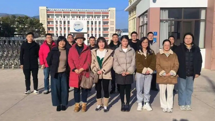 立足教材之本 优化思维路径 我校邀请市一中名师来校开展学法指导专题讲座